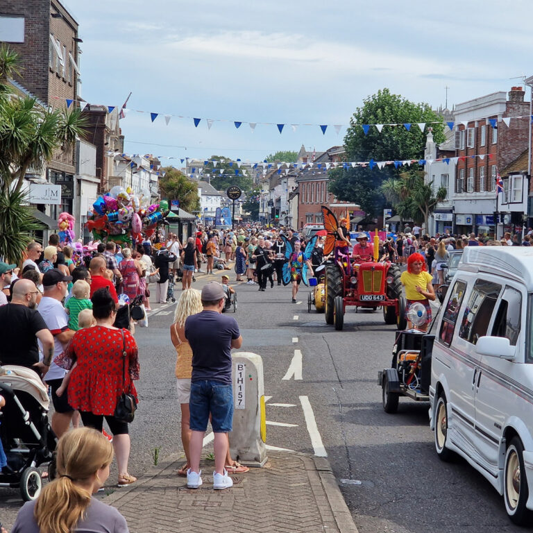 Christchurch Carnival welcomes thousands to historic town event