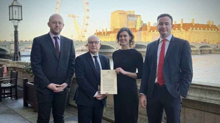 Dorset Labour MPs call for urgent meeting with the Health Secretary to discuss local dental issue