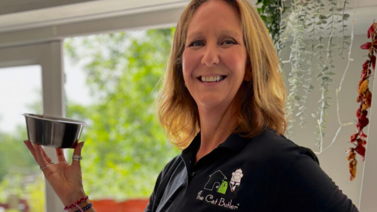 Ringwood cat lover launches new at-home sitting service