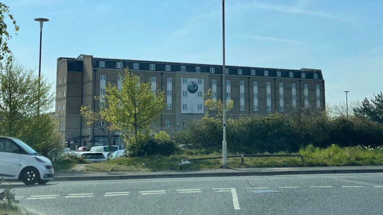 Bournemouth hotel apologises to Jason Manford over booking mix-up