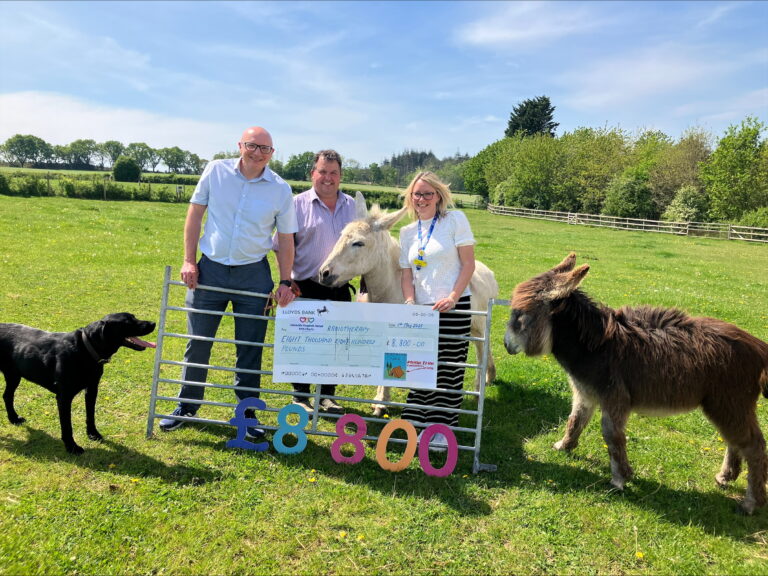 Poole farmer donates £8,800 to hospital in wife’s memory