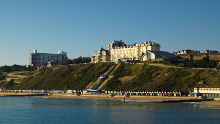 Bournemouth hotel teams up with Conker Distillery for summer gin bar