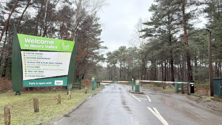 Power cut closes Moors Valley park