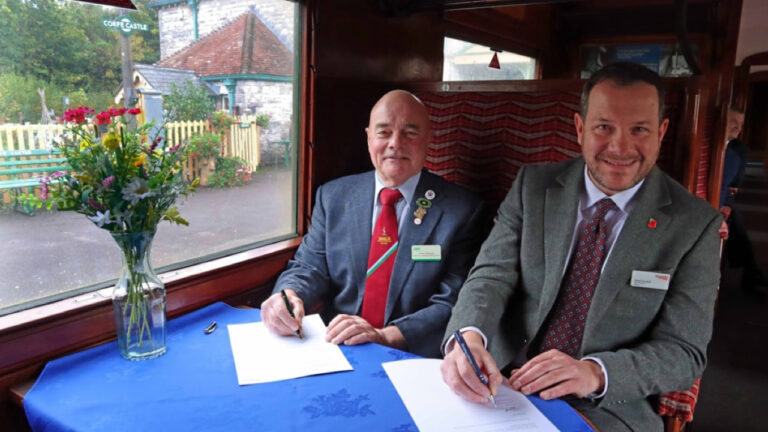 New partnership strengthens Swanage Railway links