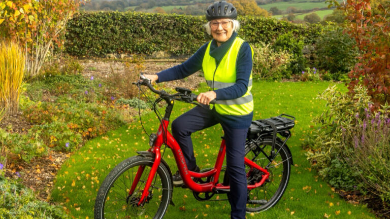 Eighty-year-old cycles again after training
