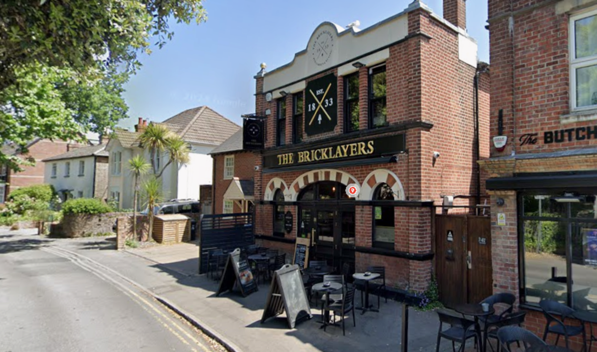 Witness appeal after Poole pub fight