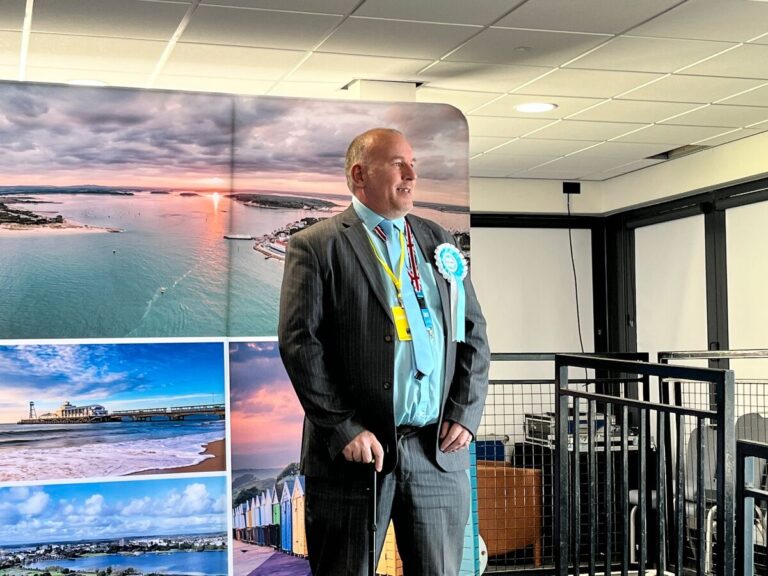 Town councillor resigns from Reform