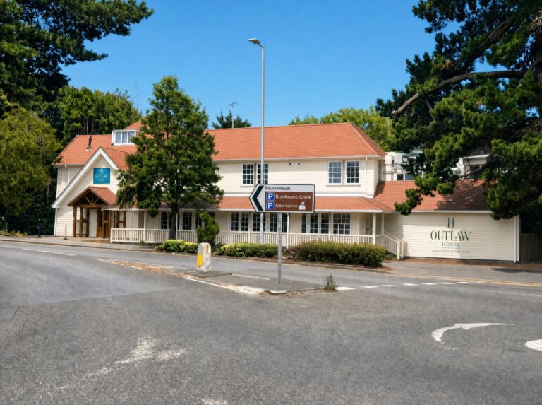 Nathan Outlaw backs Canford Cliffs venue